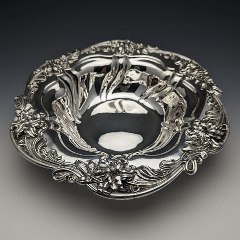 Around 1898 American Antique Sterling Silver Bowl Diameter 30cm 517g Meriden Britannia